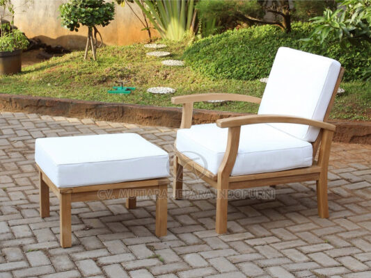 SEVILLA LOUNGE CHAIR WITH STOOL