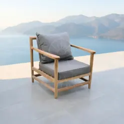 Queen Lounge Chair