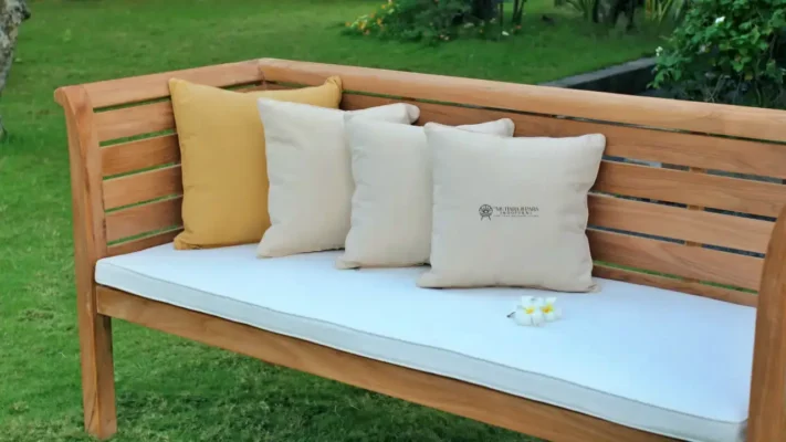 Tips to Choose Outdoor Furniture Cushions